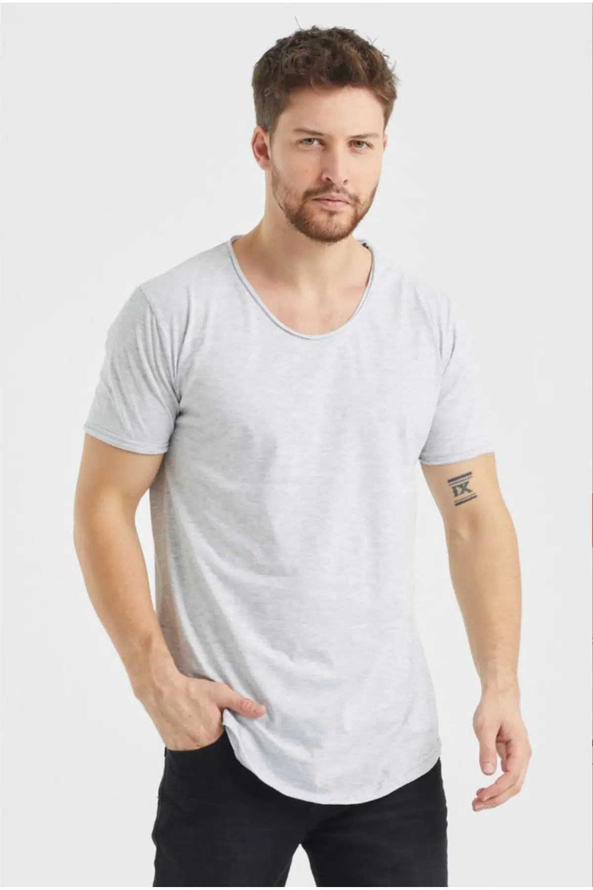 Regular Fit Kısa Kol Pis Yaka Basic T-Shirt